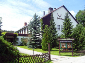 Гостиница Naturparkhotel Haus Hubertus  Лёбау